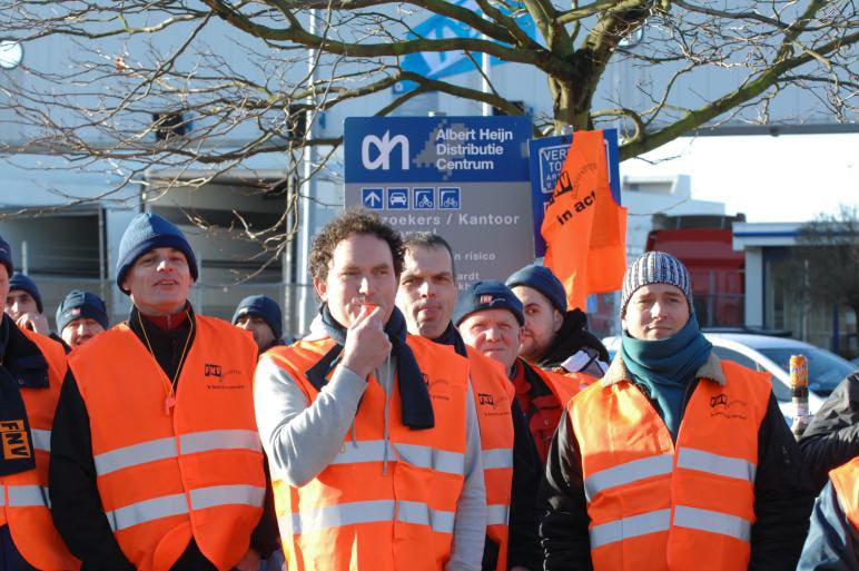 Een eerdere actie van FNV bij Albert Heijn. Foto: ANP