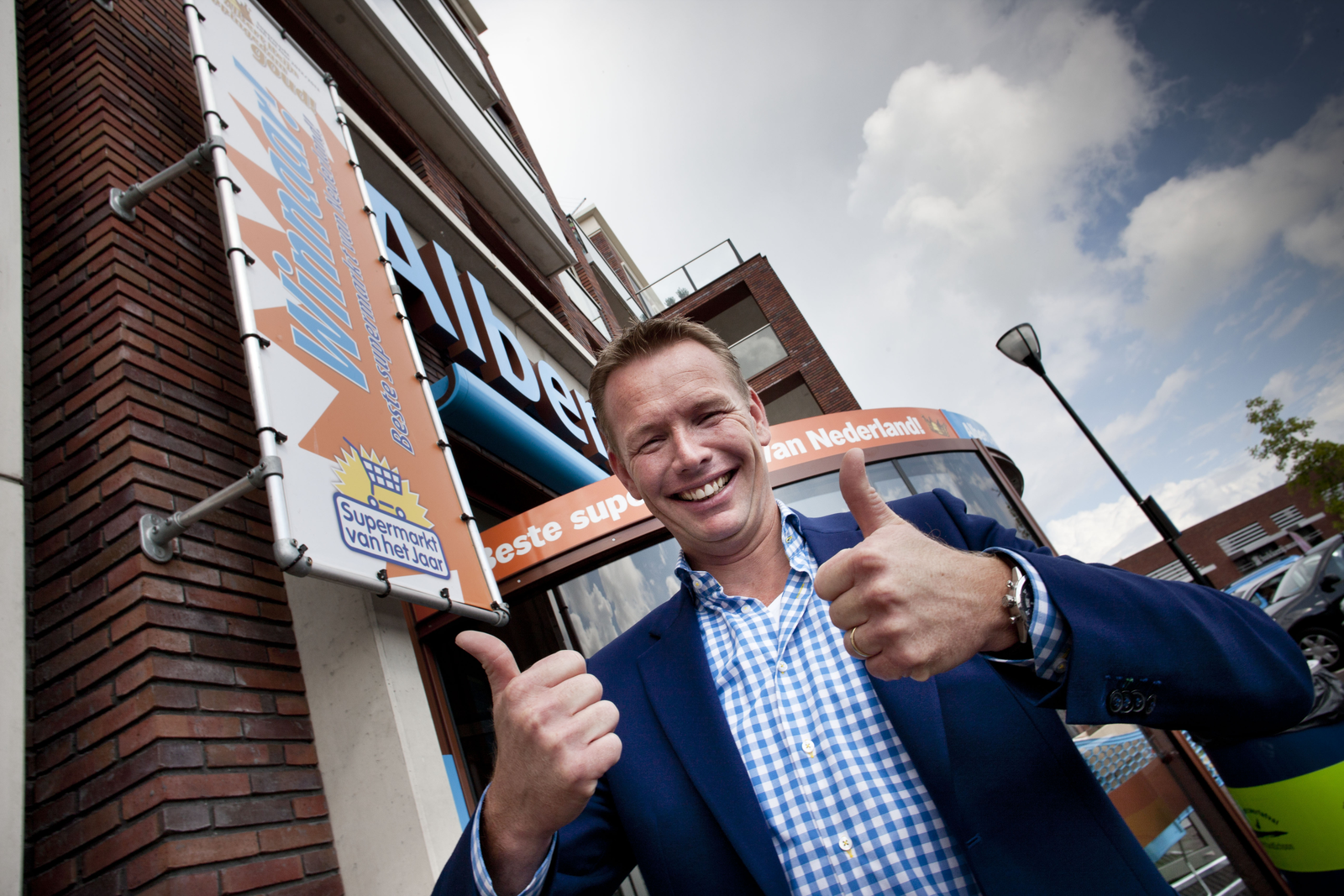 AH-ondernemer Erik Banus bij zijn tweede vestiging in Winsum (2014)