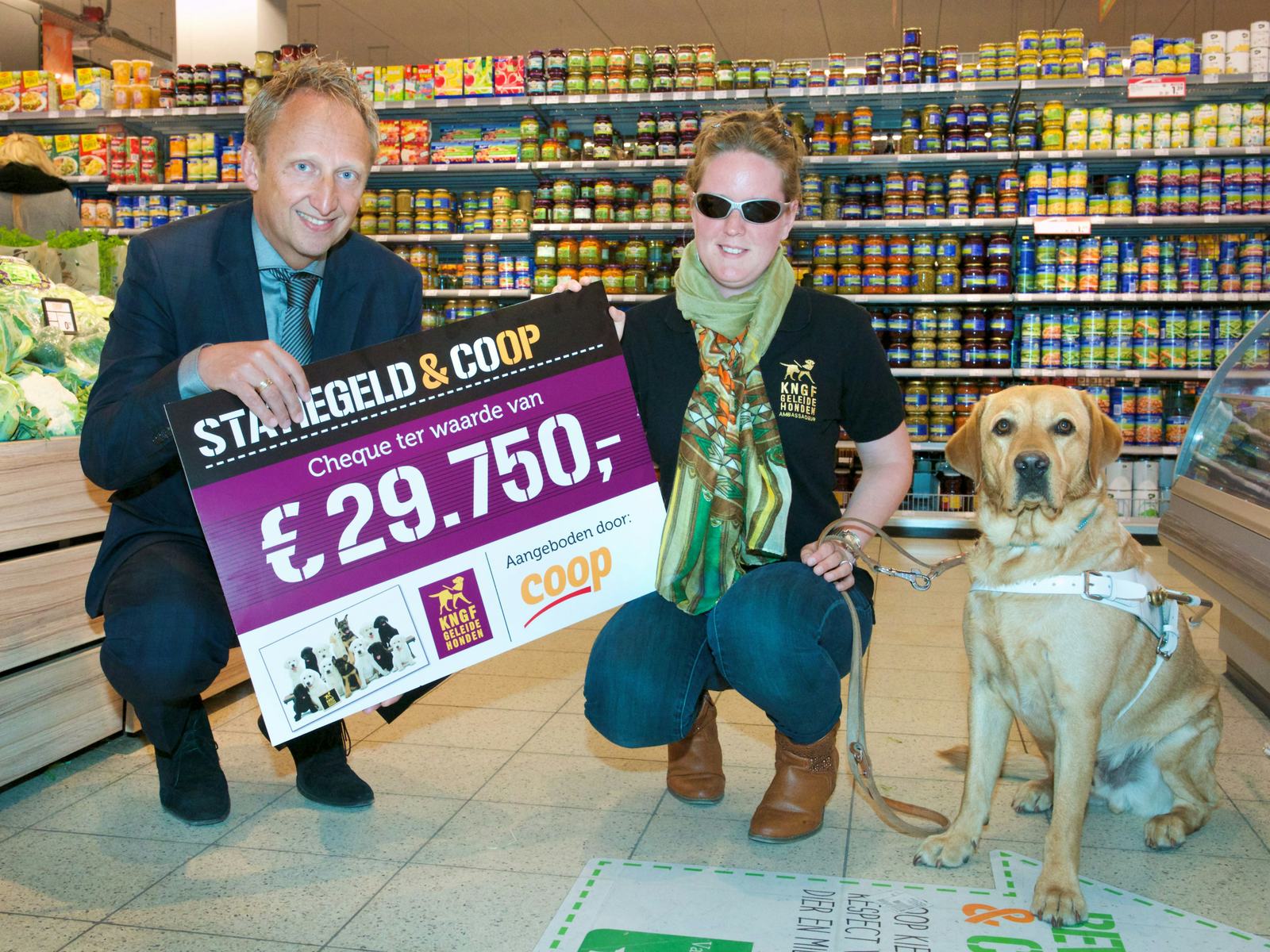 Coop doneert €30.000 voor geleidehonden