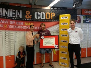 Coop geeft seizoenkaarten Ajax weg