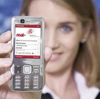 Klant Real scant met eigen mobieltje