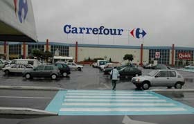 Carrefour sluit tientallen winkels