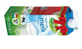 5000 Campina-boeren delen melk uit