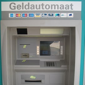 Geldautomaten worden weer bijgevuld