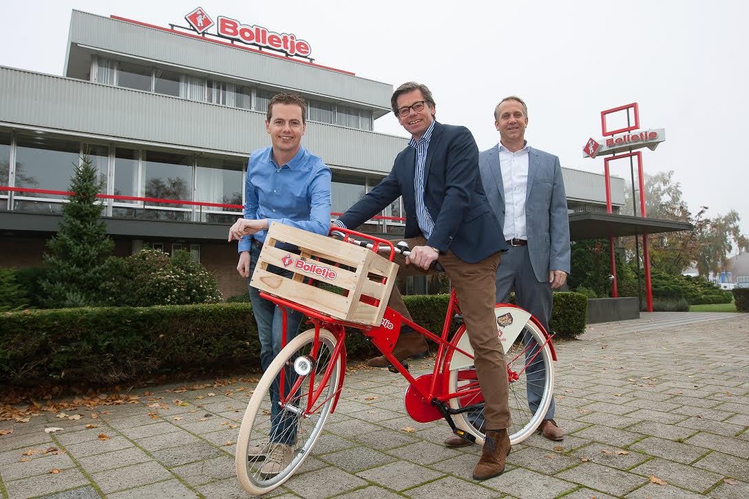 Sándor van Mil, marketing manager Links), Frank Krouwels, directeur commercie (midden) en Geert Jan Zandbergen, manager trade marketing & sales support
