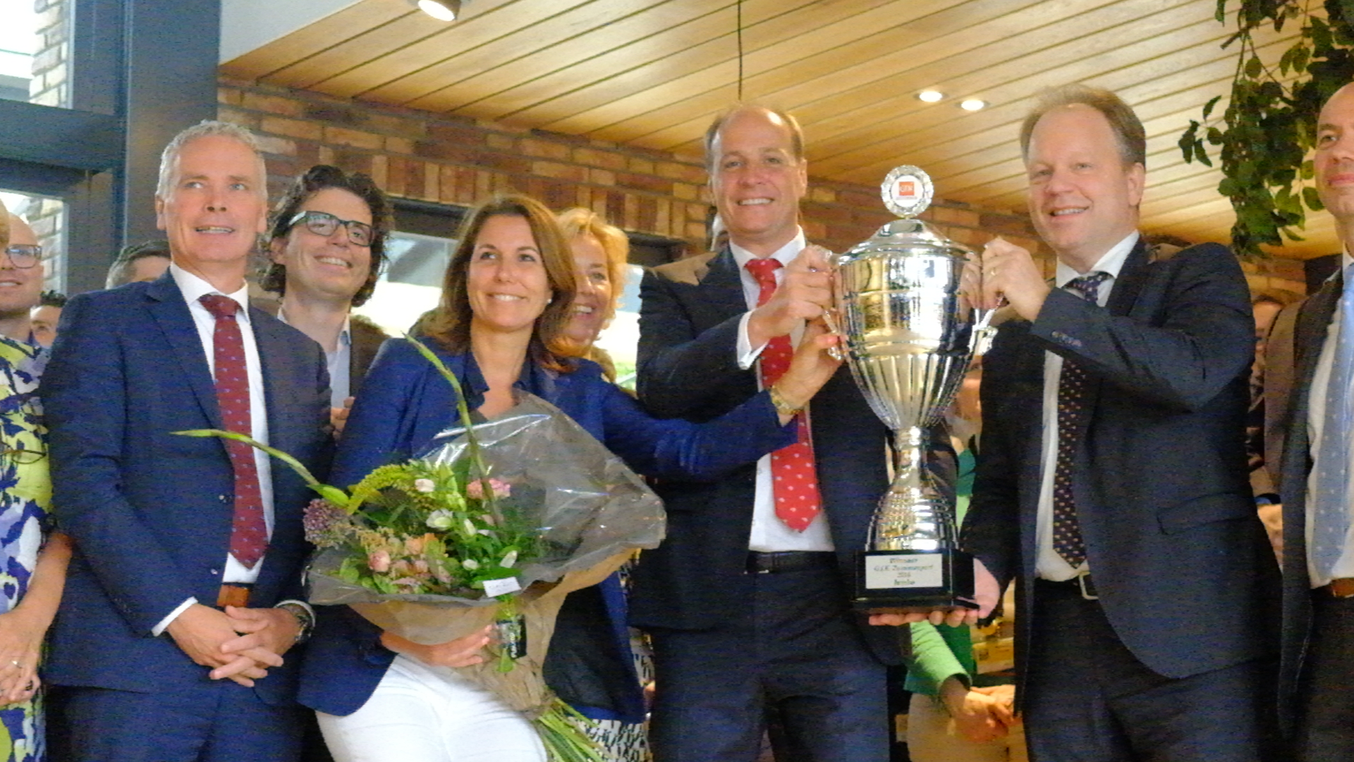 Jumbo nam afgelopen zomer de beker in ontvangst. Wie is de opvolger?