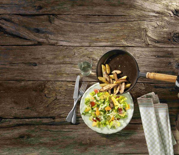 Een van de warme maaltijdsalades van AH