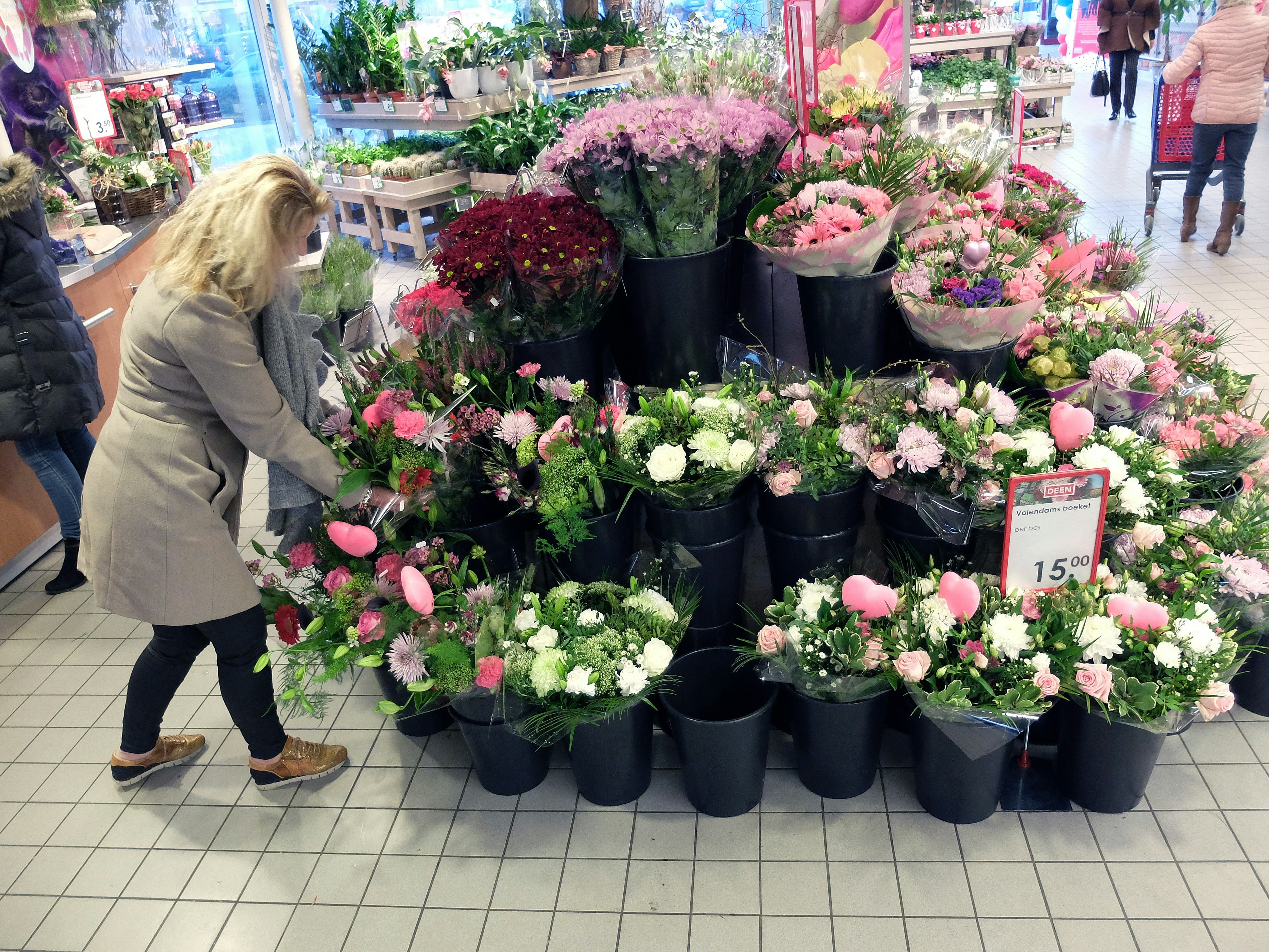 Deen is al jarenlang één van de beste bloemenverkopers binnen de supermarktformules.  Foto: Distrifood