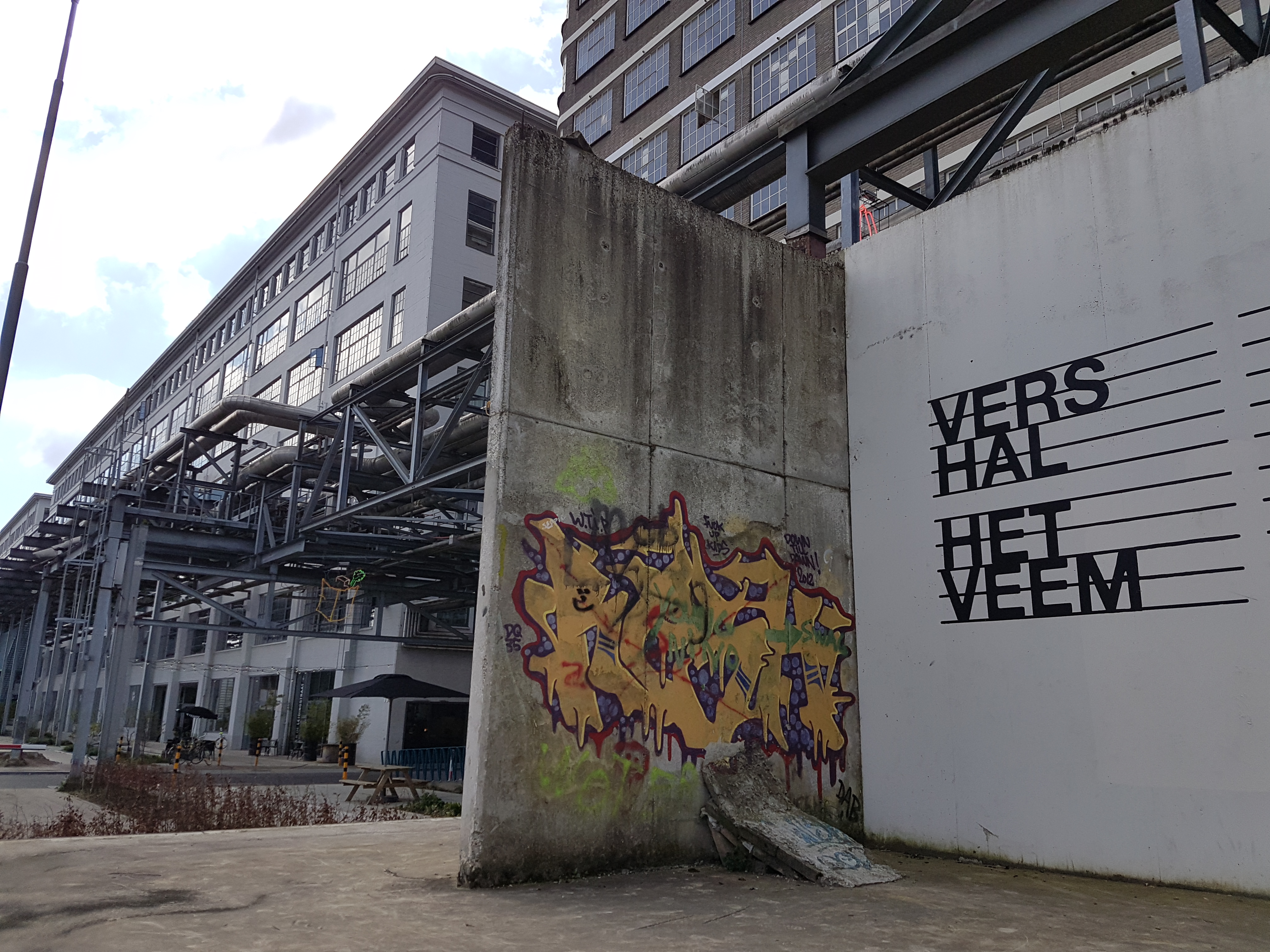 Vershal Het Veem, waar een 'urban' Albert Heijn-winkel opent.