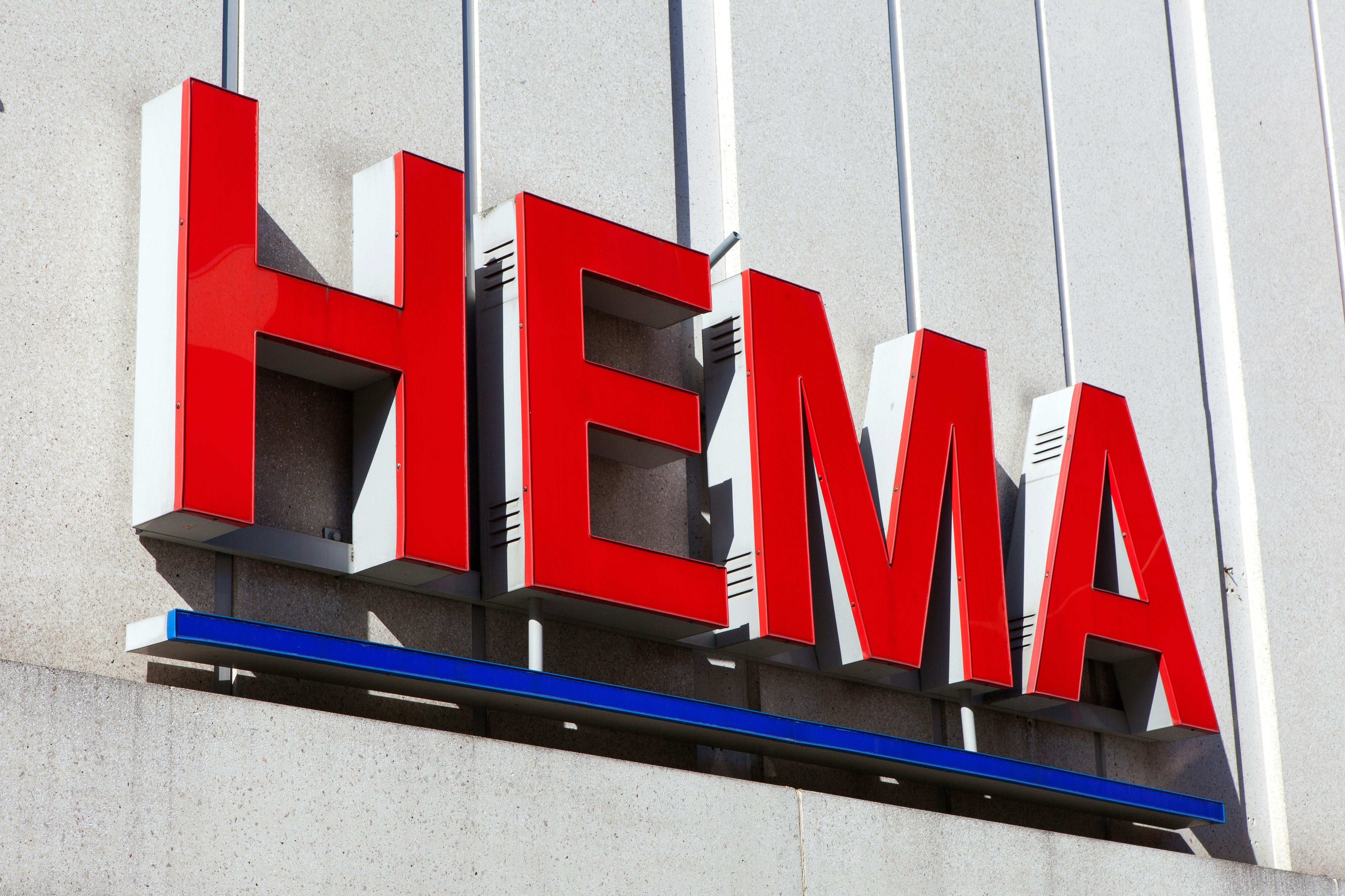Ophef Beneden afronden het winkelcentrum Zakenbank onderzoekt verkoop van Hema'
