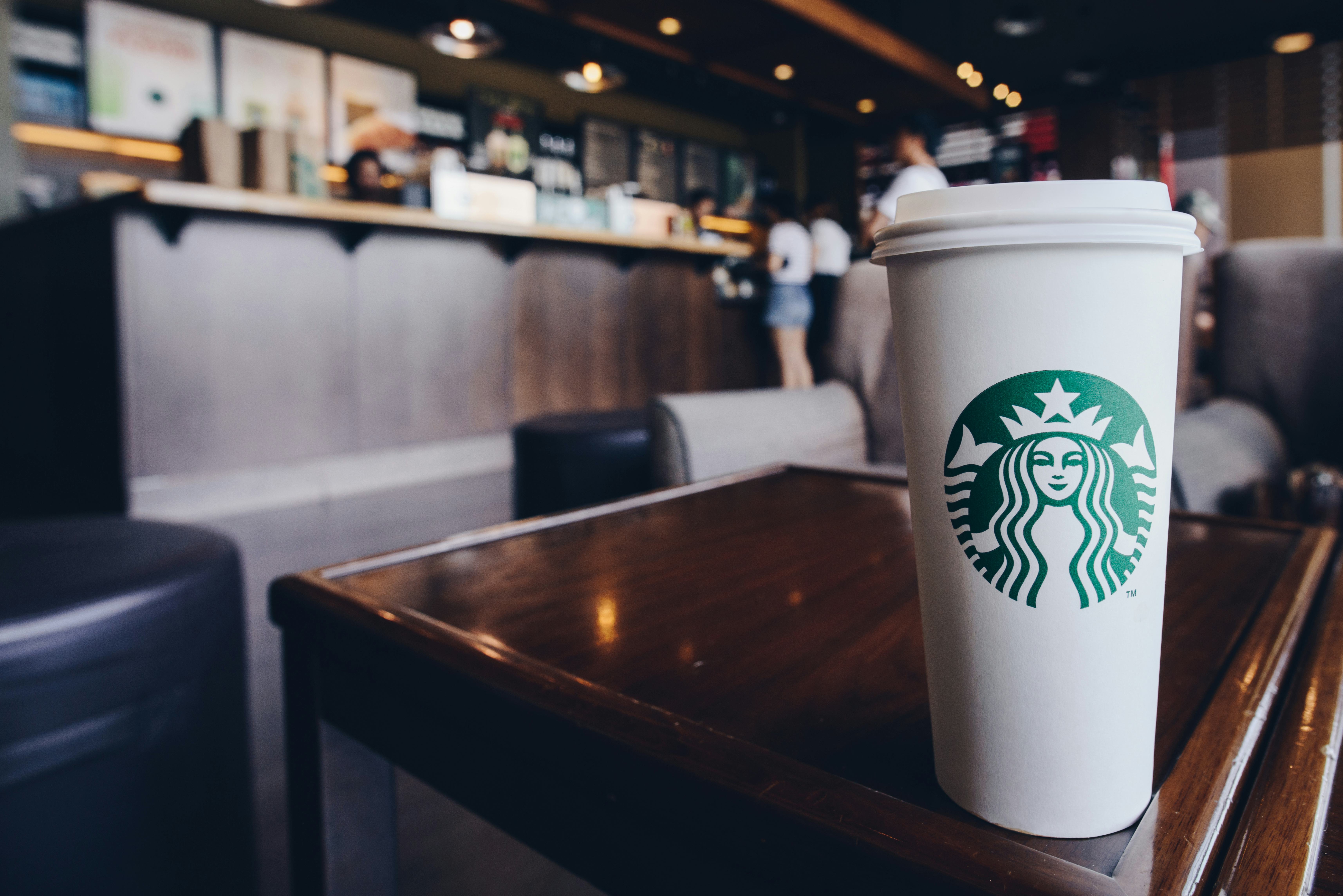 Starbucks kondigt reorganisatie aan