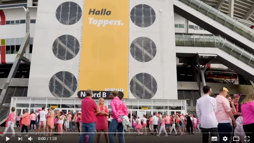 Klanten konden het speciale Jumbo-concert van De Toppers met korting bezoeken, het tweede kaartje was gratis.  Foto: YouTube-video van Jumbo.