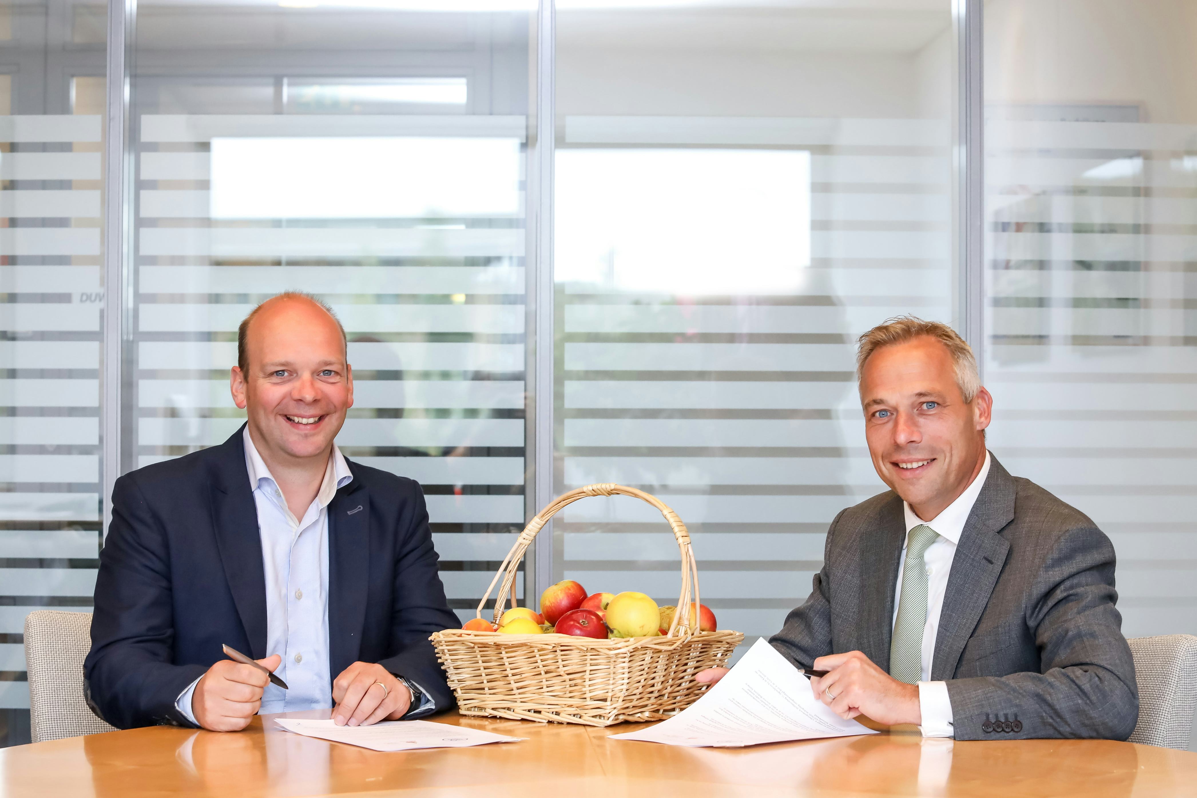 August de Vocht (NoFoodWasted en Rabo-directeur Harold van de Wakker van Rabo Gooi- en Vechtstreek.