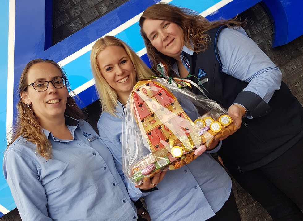 De Aldi-medewerksters die de aftelkalender bedachten.