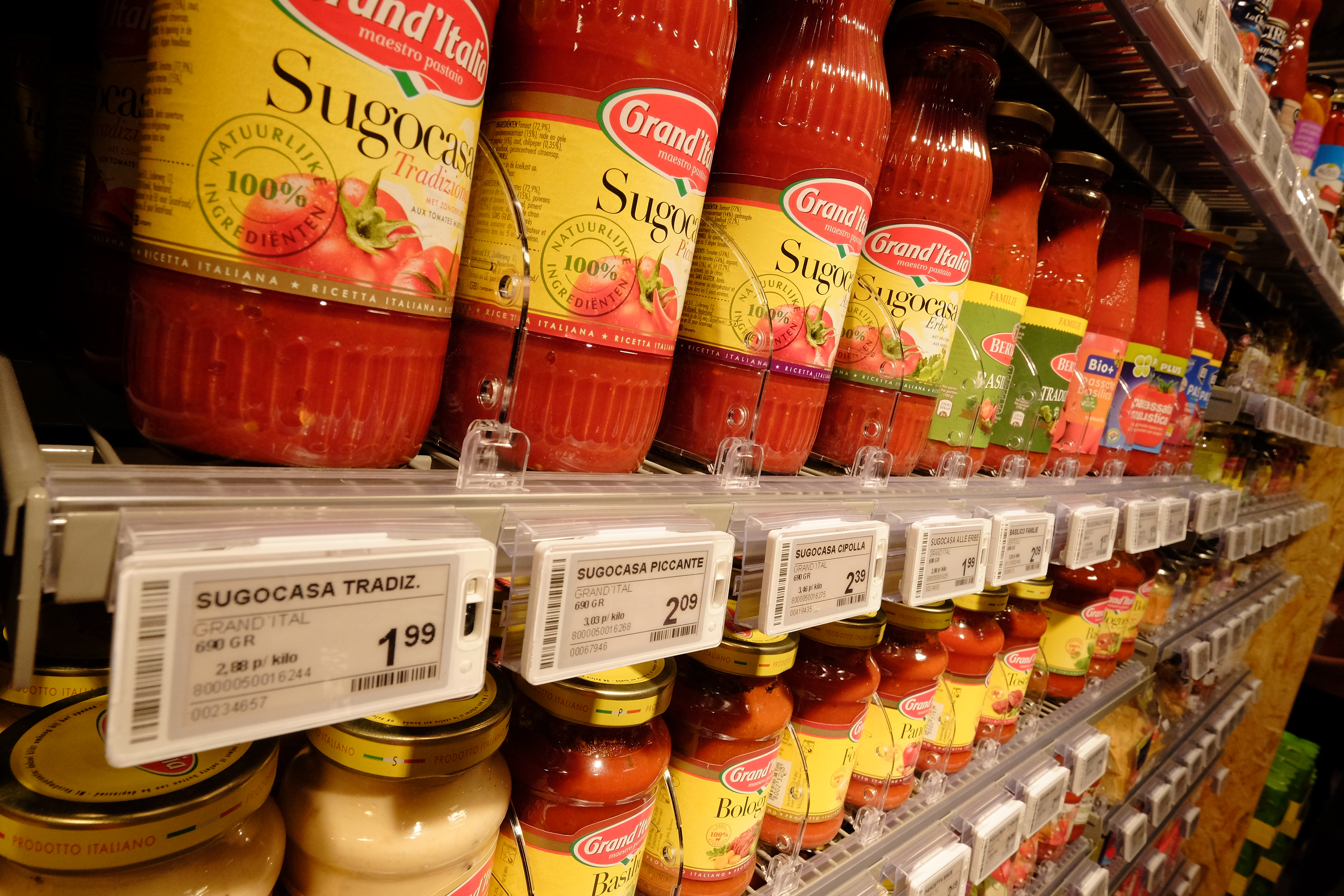 Bij elektronische schapkaartjes zijn de prijzen met een druk op de knop aan te passen. 