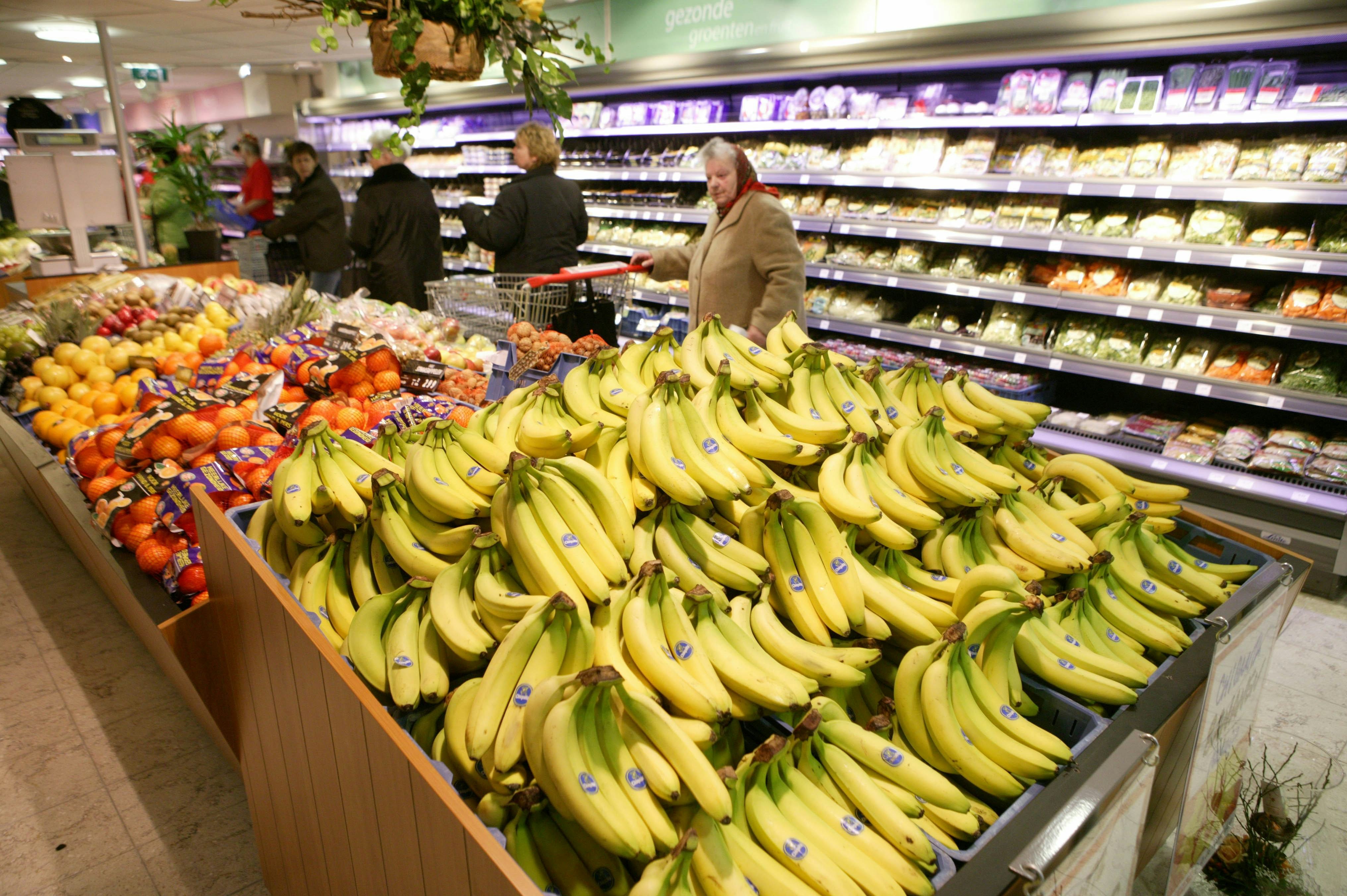 In de meeste supermarkten kunnen klanten niet om de bananen heen. Ze nemen een prominente plek in op de agf-afdeling. Archieffoto Foodmagazine.