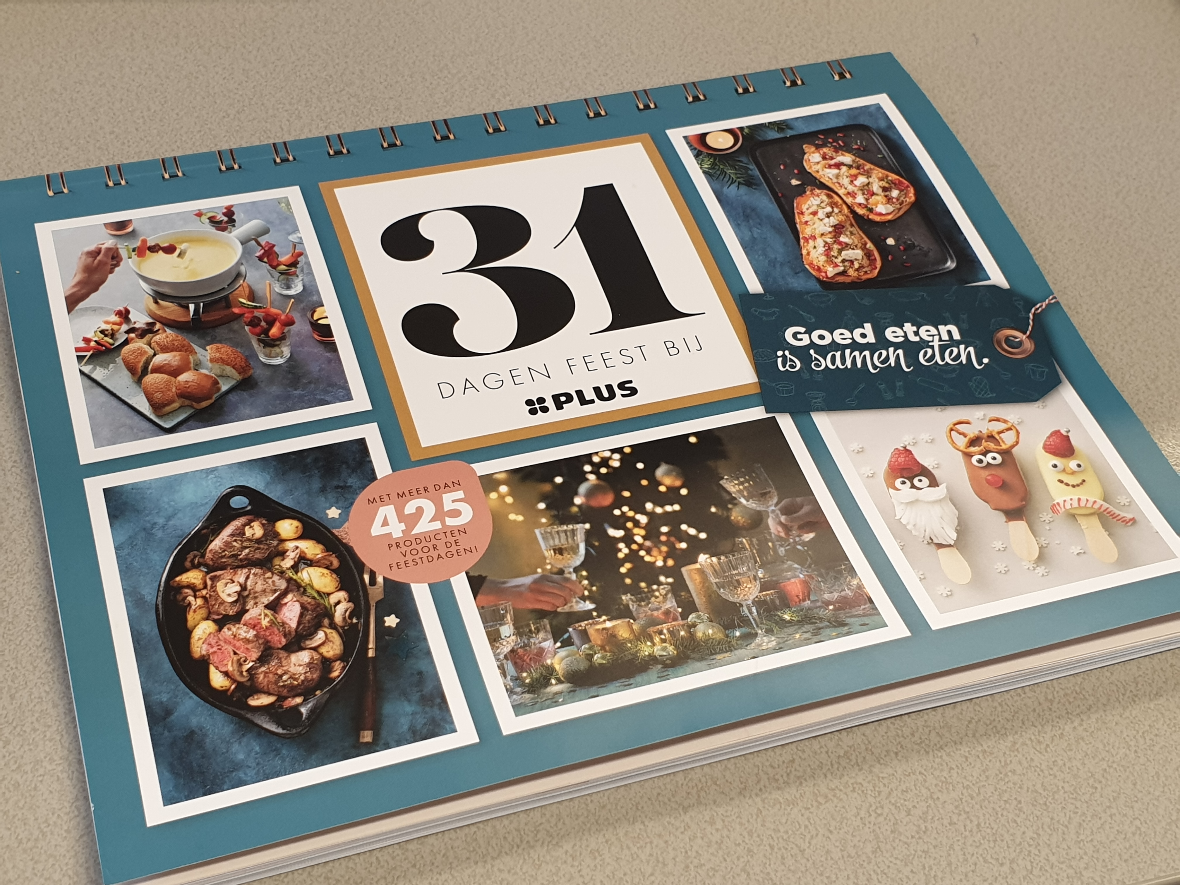 Het feestdagenmagazine van Plus is ' dwars' vormgegeven als kalender.