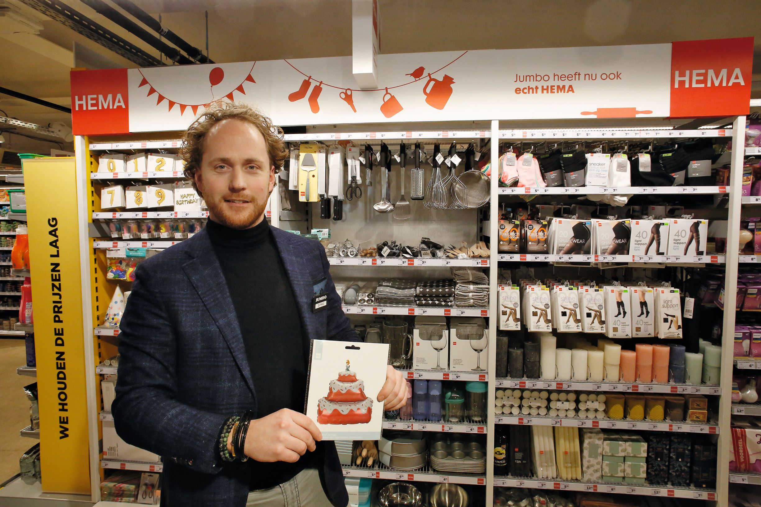 Jumbo-ondernemer Sipke Schoonhoven: ‘Het is hier echt een toevoeging, een verrijking van ons assortiment. Het zijn ook echt producten waar Hema goed in is.’
Foto: Ton Kastermans