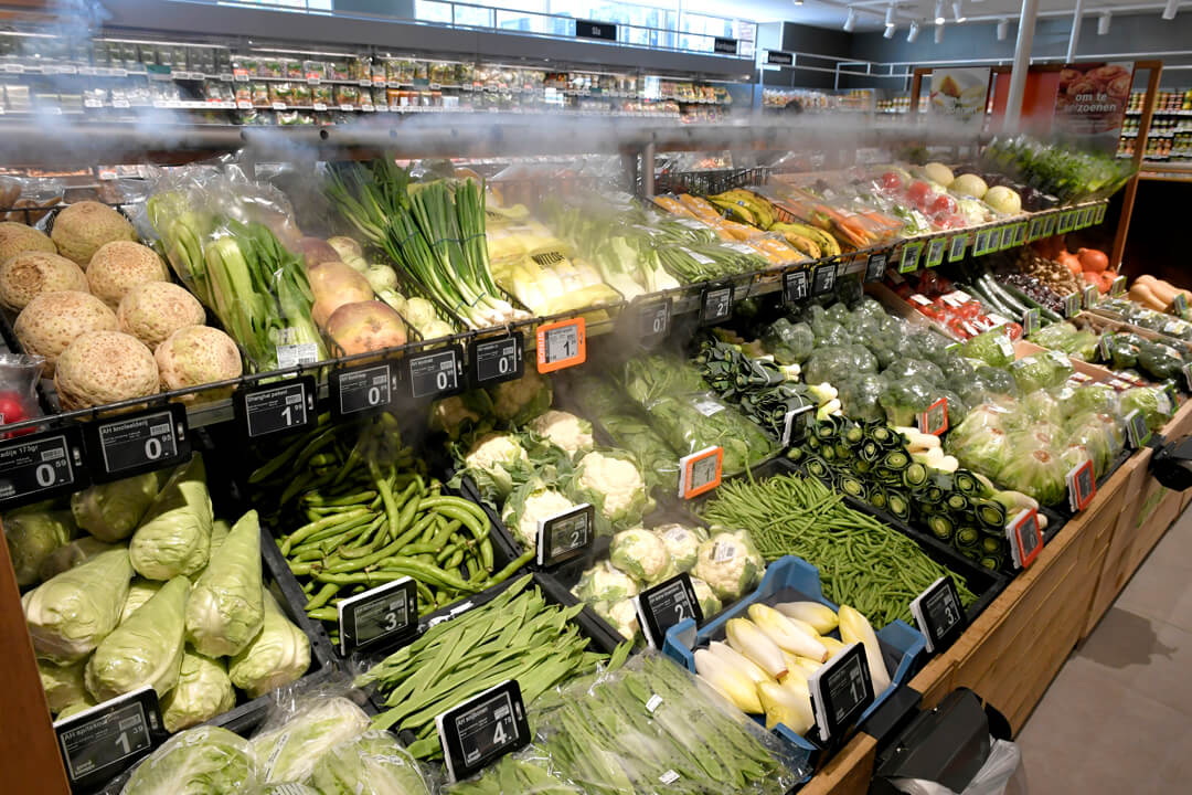 <h1>Volgens René van der Horst (Pricer) gaat het omhangen van actiekaartjes, zoals Bonuskaartjes, makkelijk doordat schaplabels kunnen knipperen.</h1>Foto: Archief Distrifood/Pricer