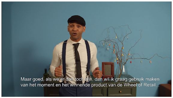 Jack Tucker maakt de Wheel-winnaar bekend in de categorie conserven.