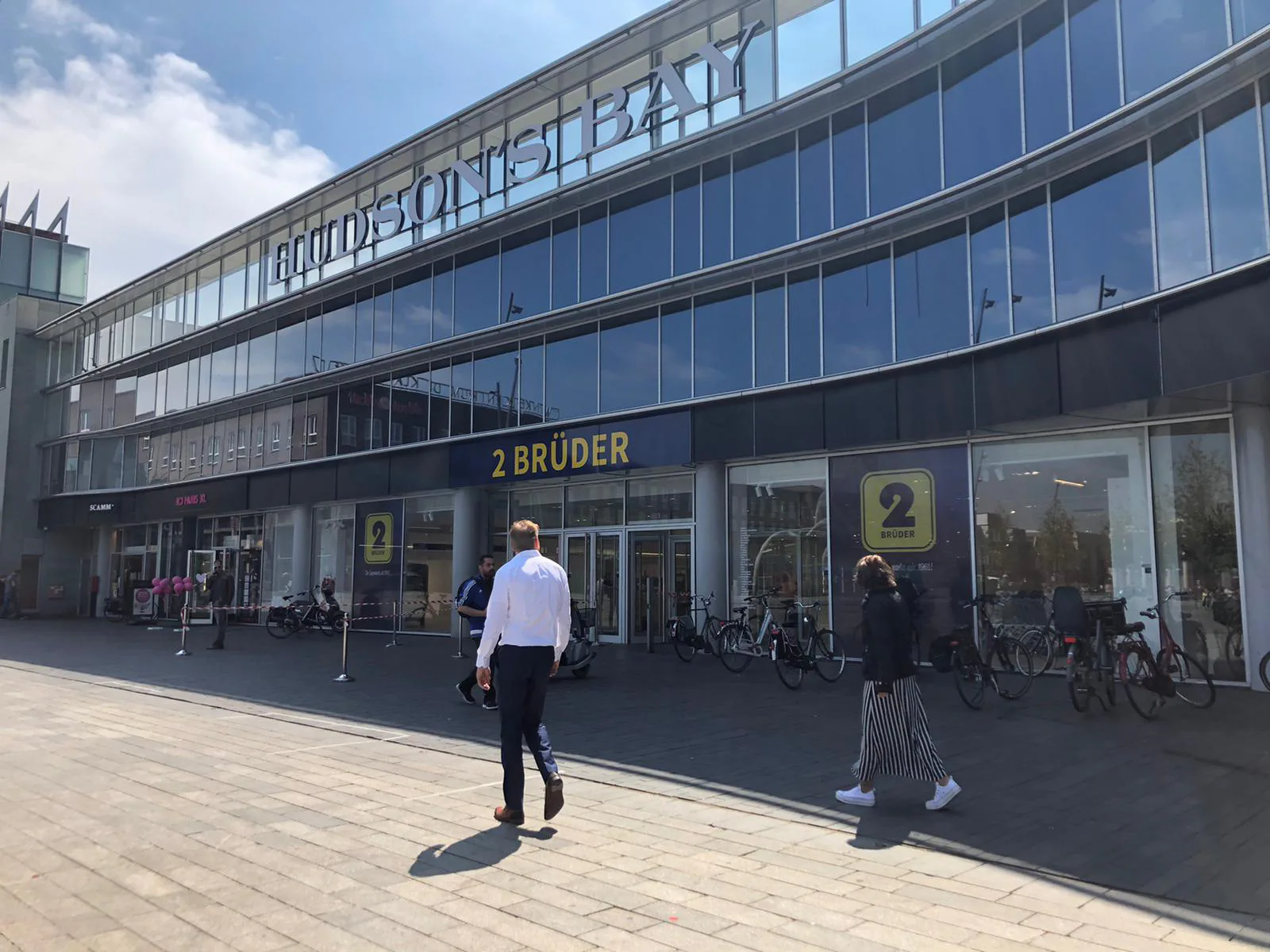 2 Brüder sluit vestiging in Enschede na jaar weer