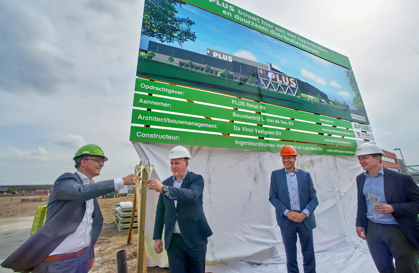 Plus start bouw distributiecentrum Oss