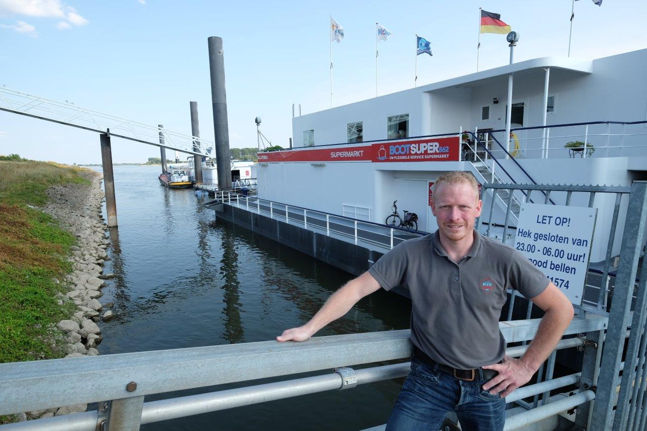 Bedrijfsleider Rick Ruikes voor zijn Bootsuper862. 