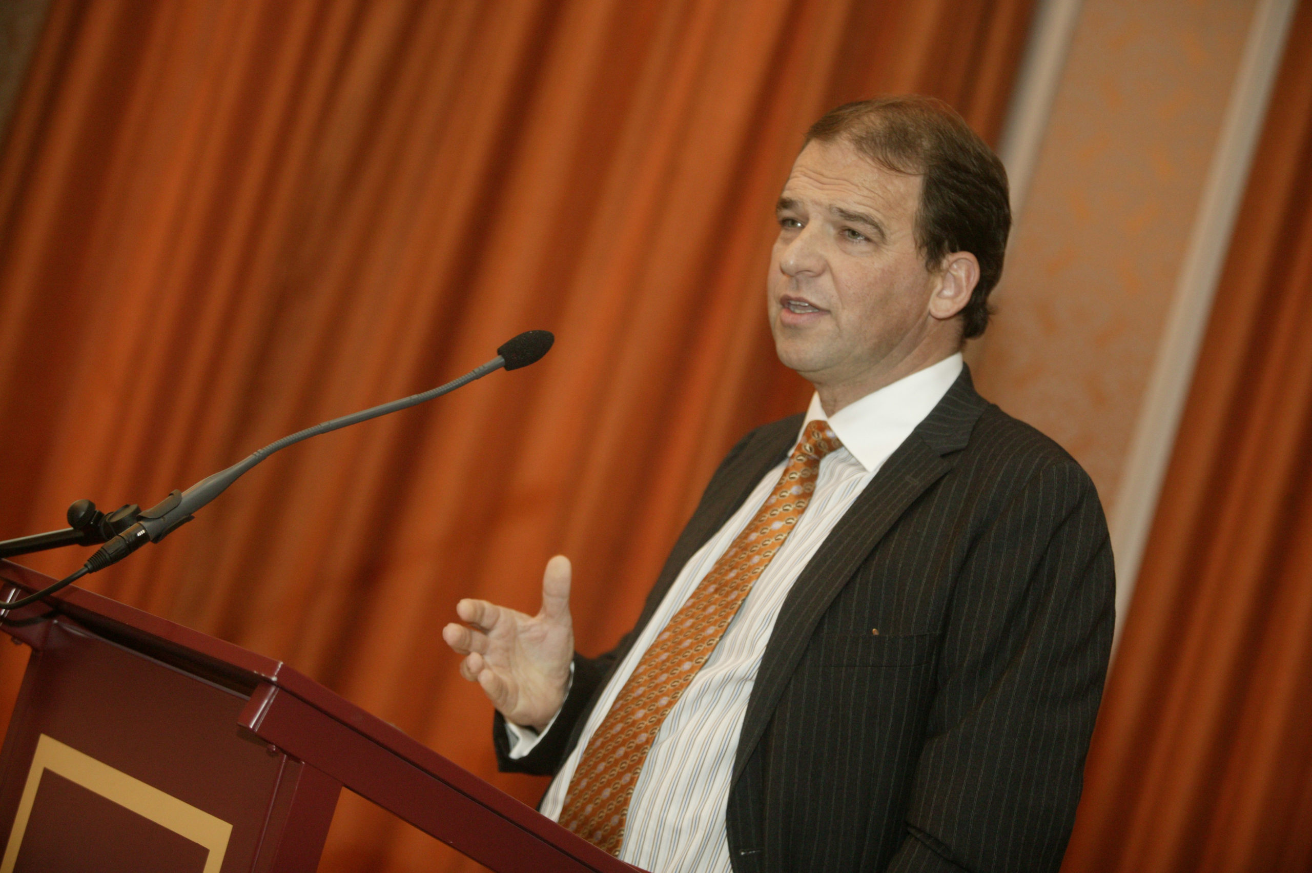 Harry Brouwer in zijn rol als baas van Unilever in Nederland in 2005. Foto: Archief