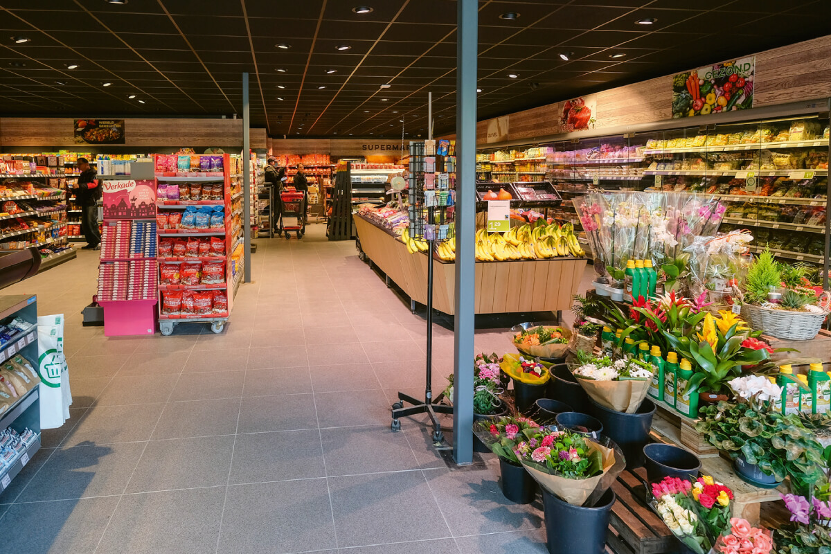 <h1>De supermarkt oogt een stuk ruimtelijker doordat de vloer is verlaagd</h1>Foto’s: Van Vliet Fotografie