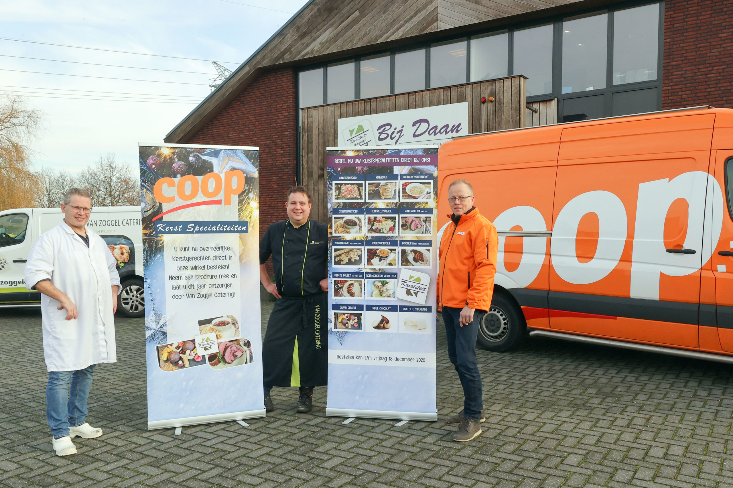 Henry Hubers (r) met Wim van Dongen en Daan van Zoggel van Van Zoggel Catering. Foto: Bert Jansen