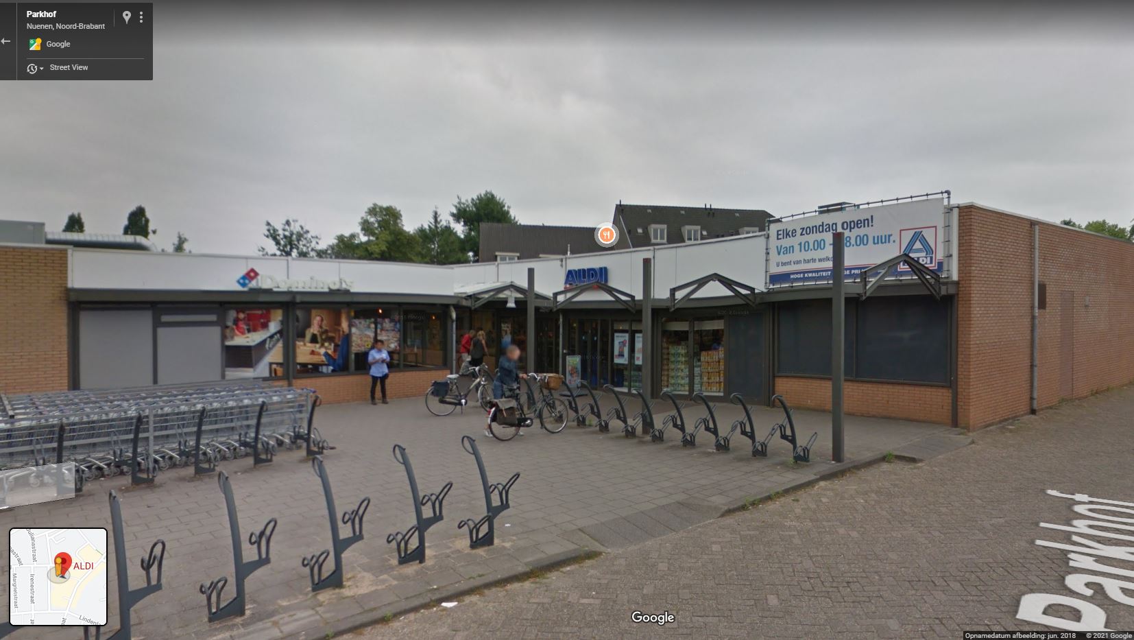 Aldi Nuenen koopt winkelcentrum en breidt ter plekke uit. Foto: Google Streetview.