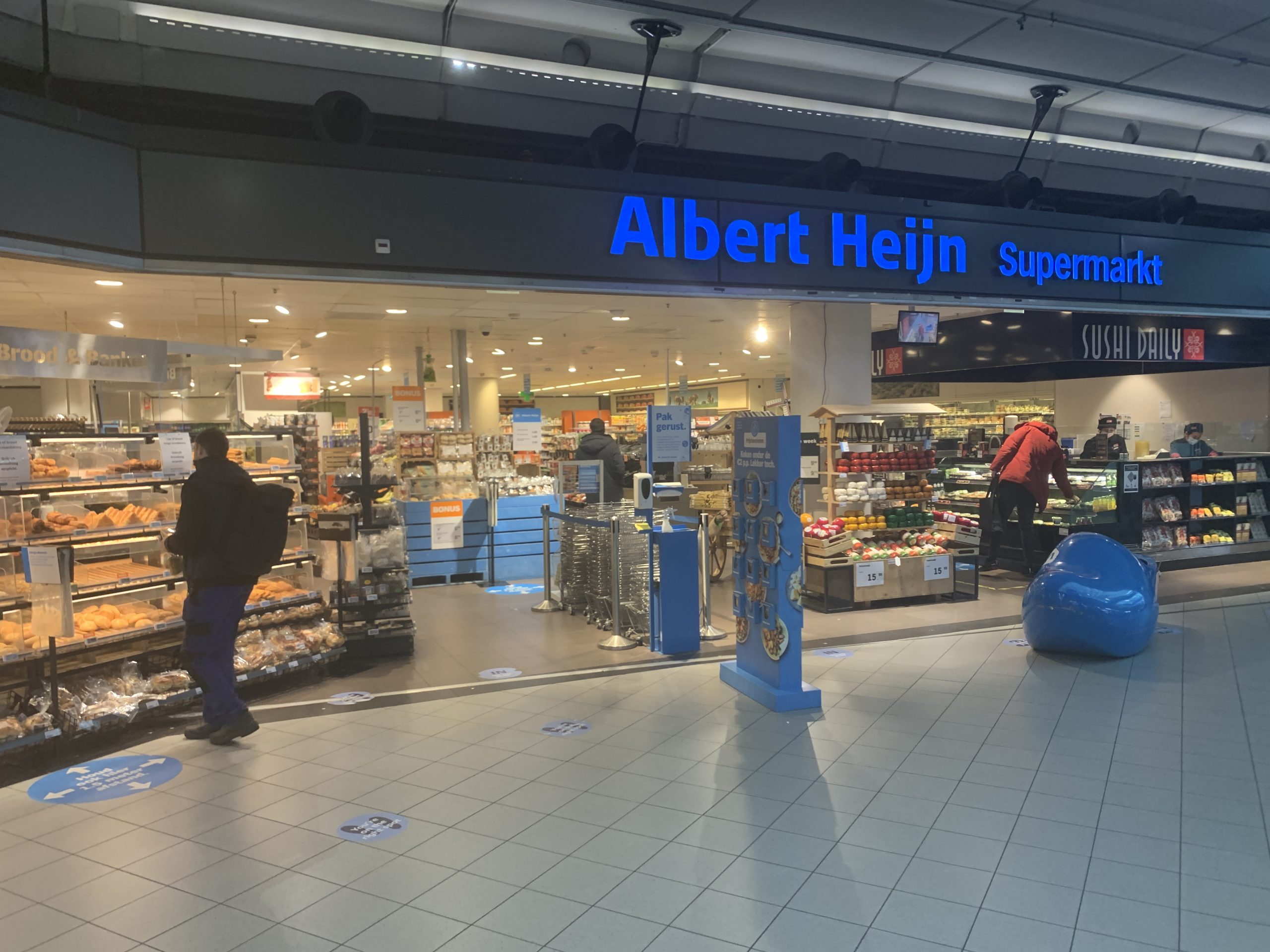Het dieprode jaar van de Albert Heijn op Schiphol
