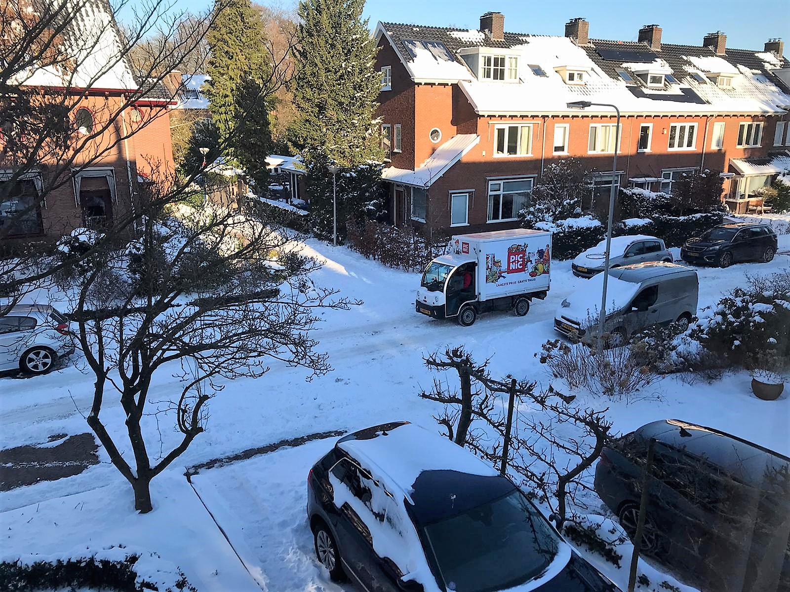 Picnic wagen in de sneeuw - Foto: Distrifood