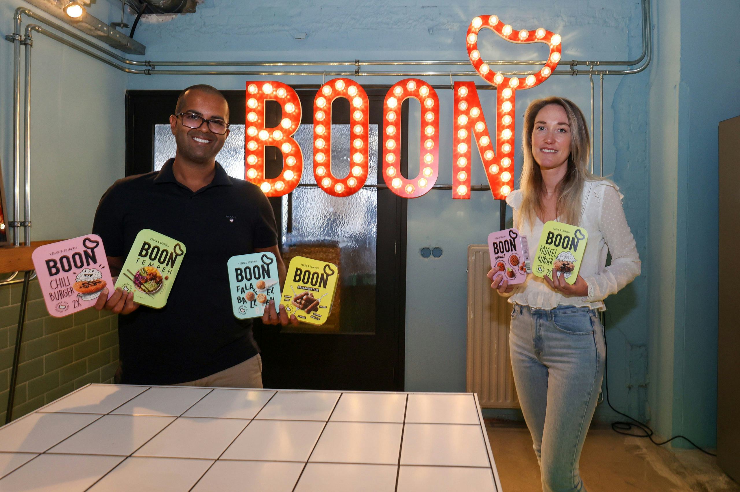 Sumiet Makhan (rade marketeer en key accountmanager) en Lauri Beljaarts (marketeer)