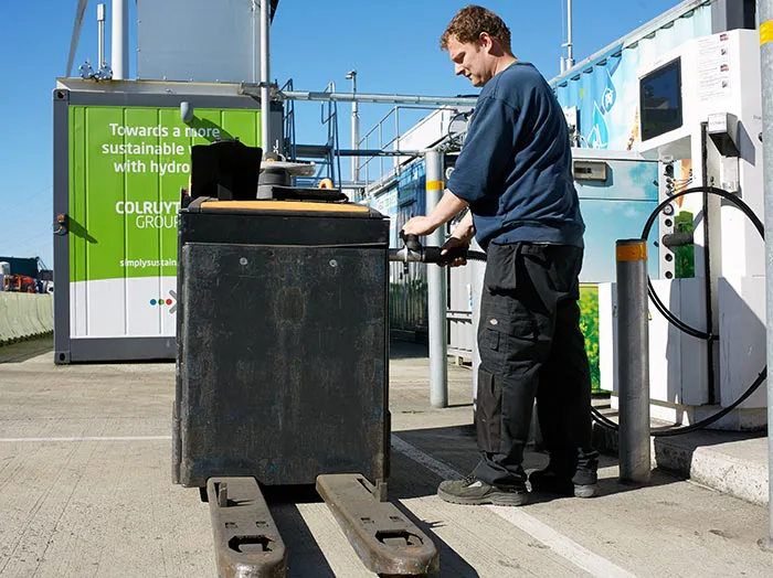 Colruyt en AB InBev stappen samen in waterstoftrucks