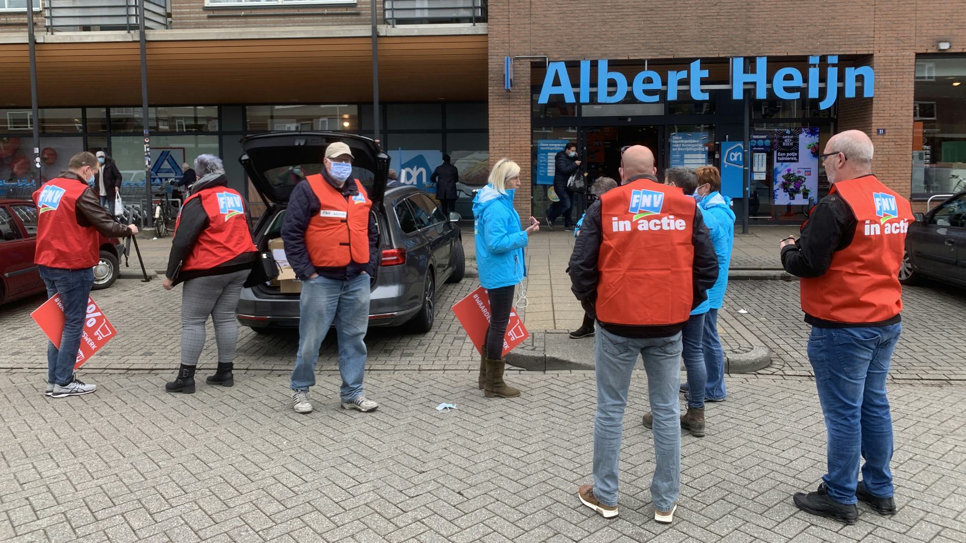 FNV hield tijdens de vorige cao-onderhandelingen prikacties bij supermarkten. Foto: FNV.