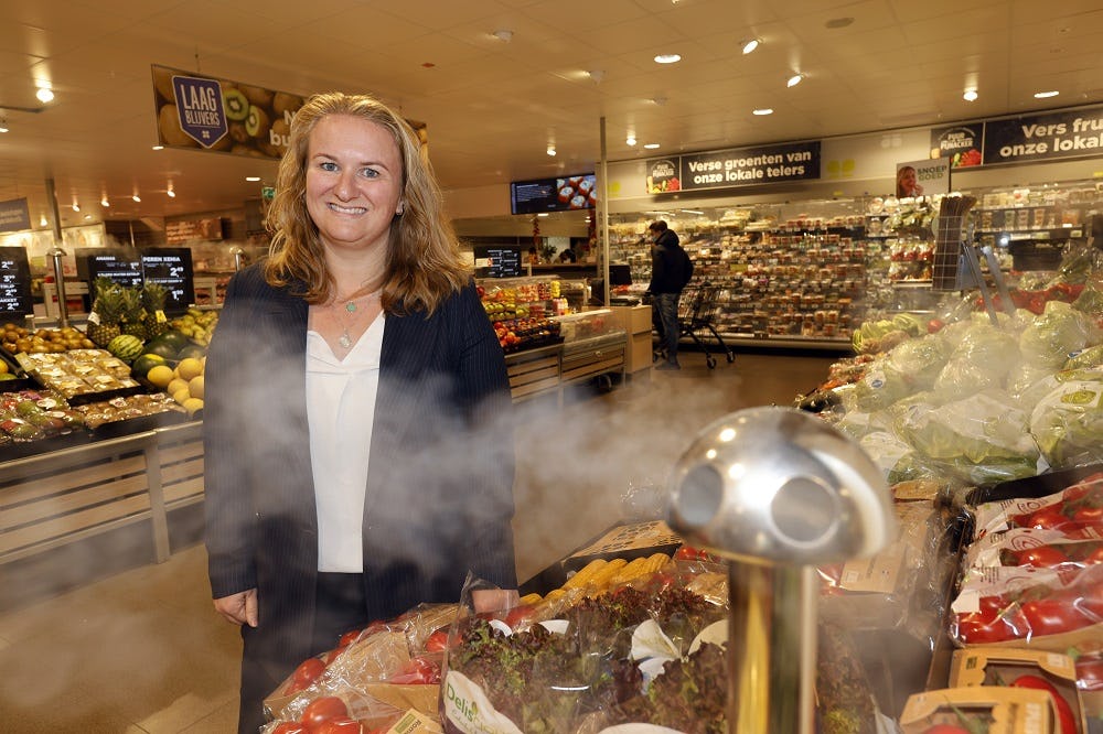 Plus-ondernemer Sabine Zondag met het Dry Misting systeem.