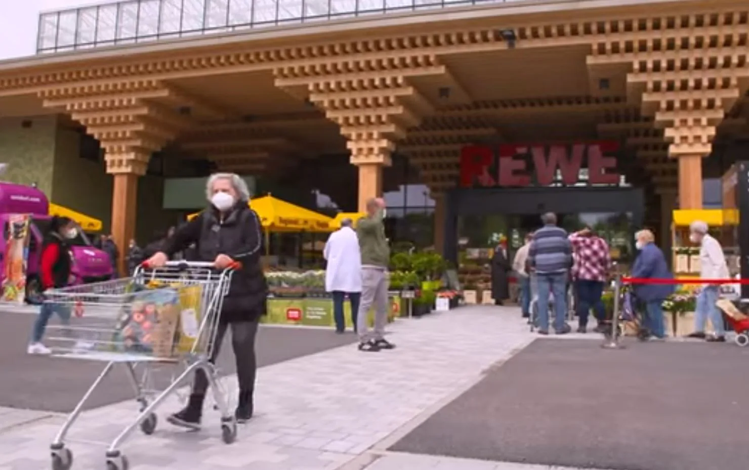 Video: Rewe kweekt vis in nieuwste pilotsuper