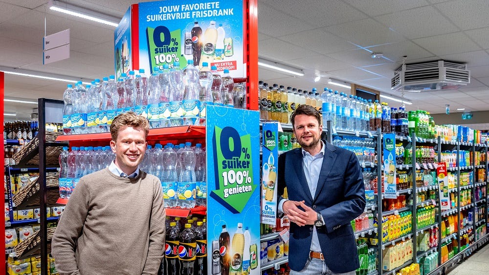 Category & Shopper Marketing Manager Lex Burgerhout (l) en Retail directeur 
Sander Bakker.
