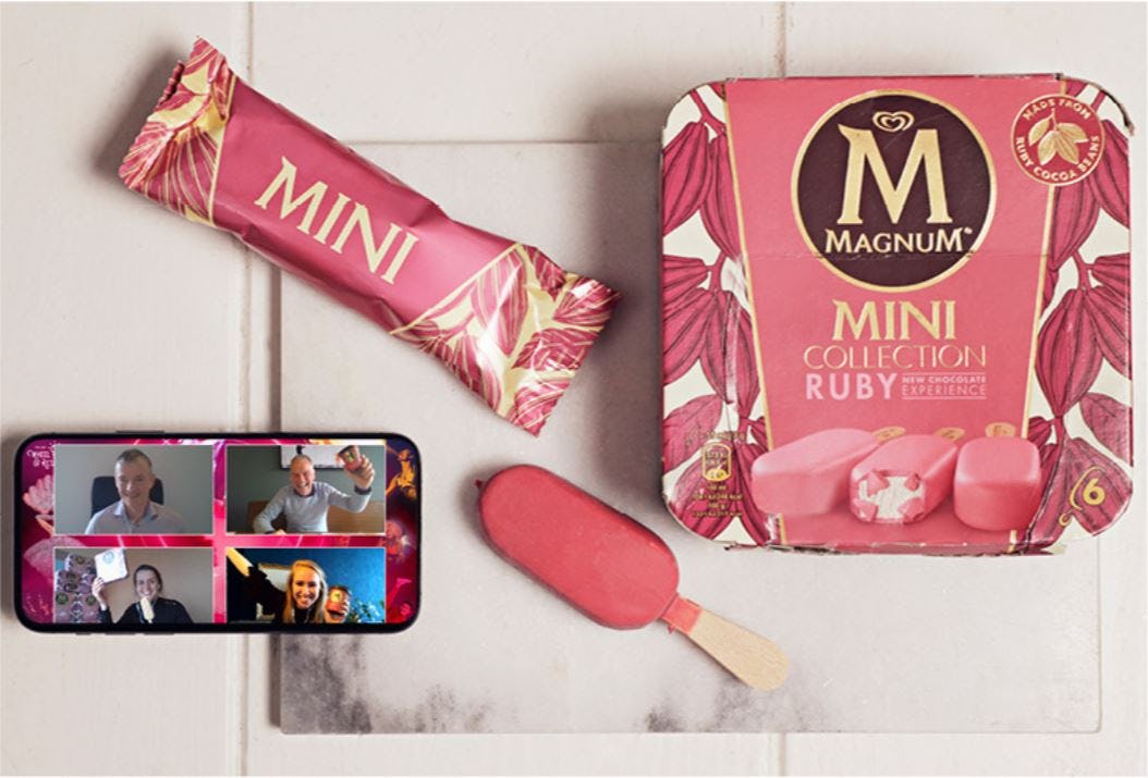 Mark Hanemaaijer, Anne Schreuders en Mariëtte Versluis zijn blij met de overwinning van Magnum Ruby. Foto: Michel Zoeter/bewerking: Colorscan