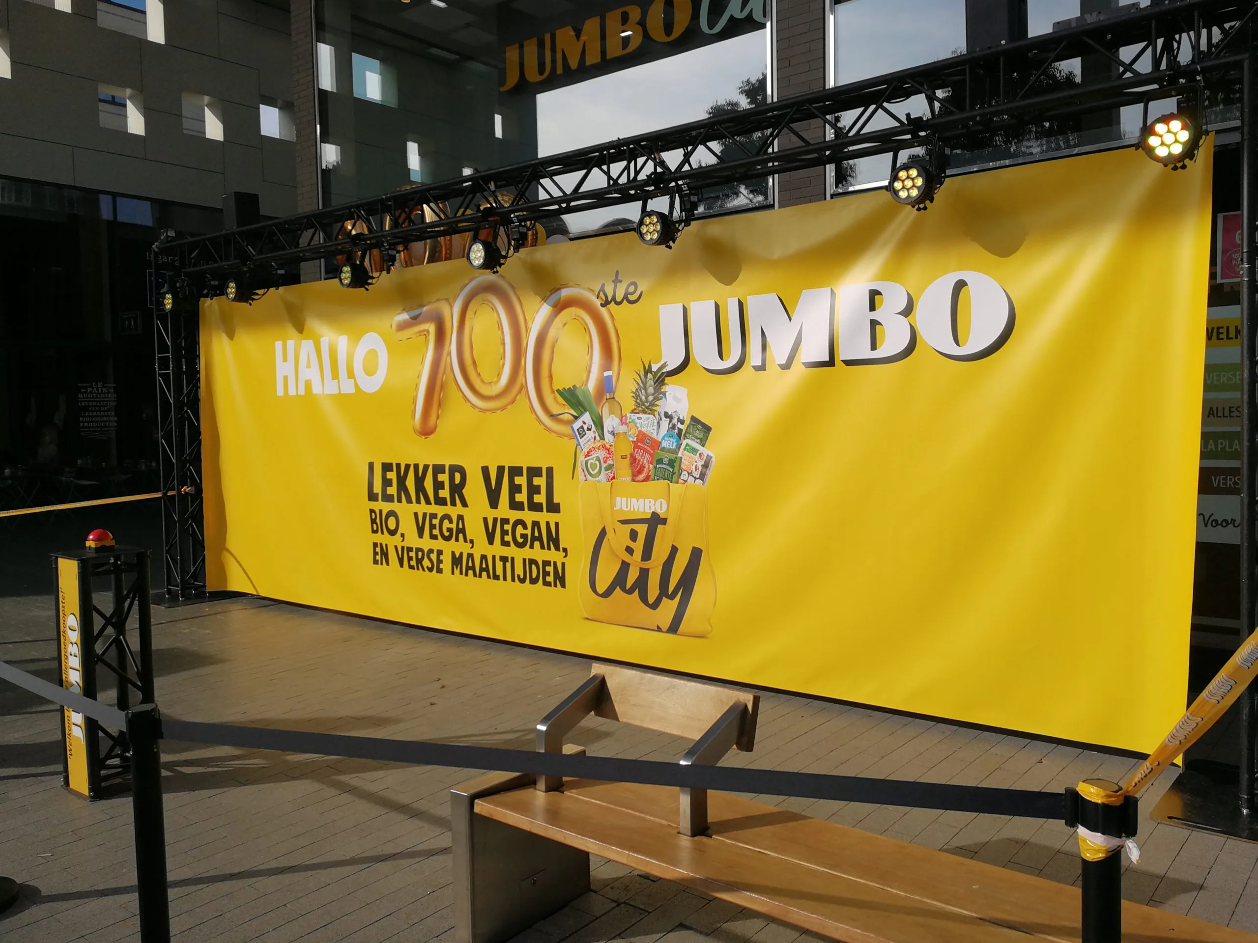 Jubileumwinkel Jumbo gaat strijd aan met blauwe reus
