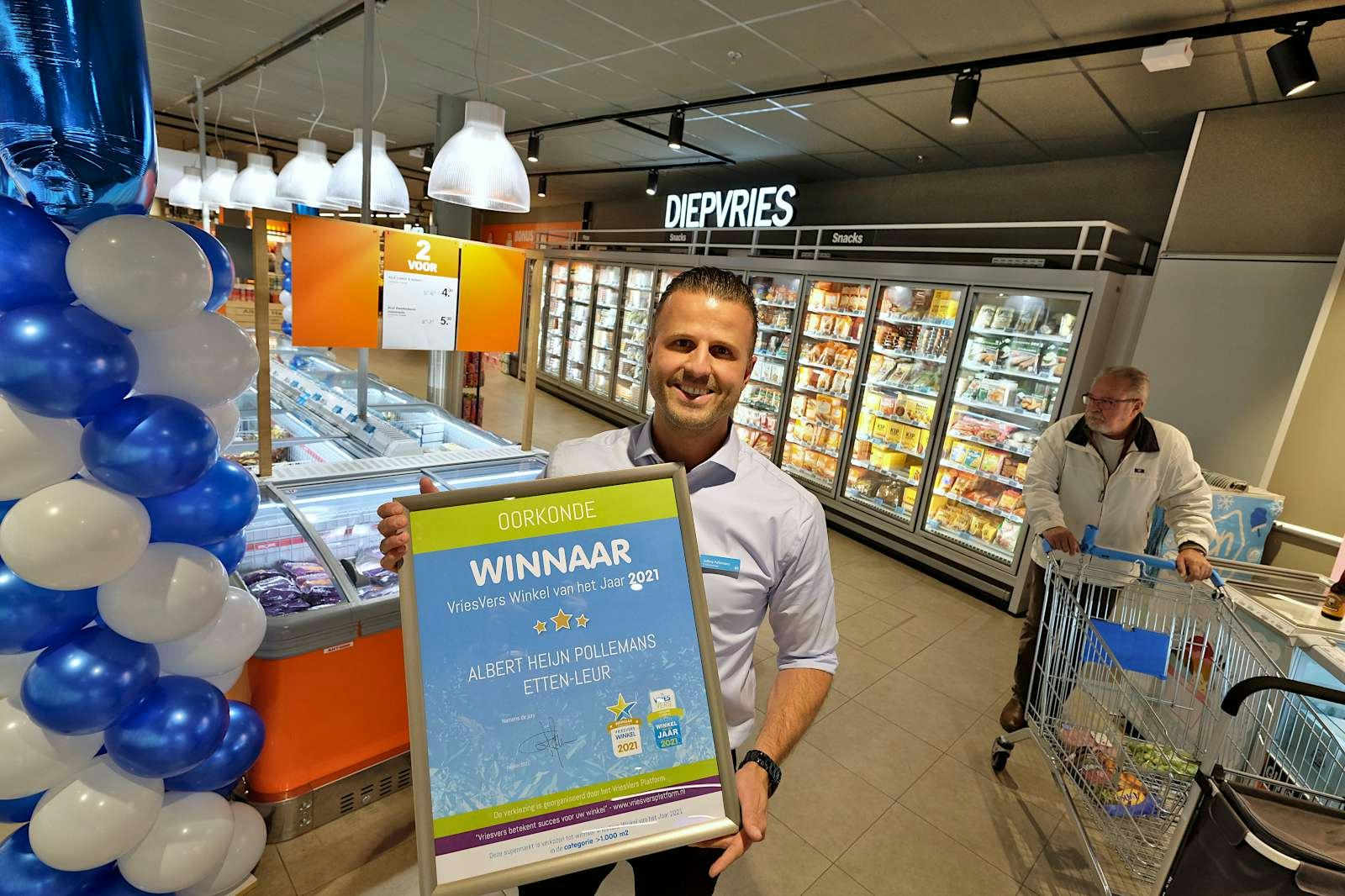 Jeffrey Pollemans is met AH Pollemans winnaar van de Vriesvers winkelwedstrijd in de categorie grote winkels. Foto: Distrifood