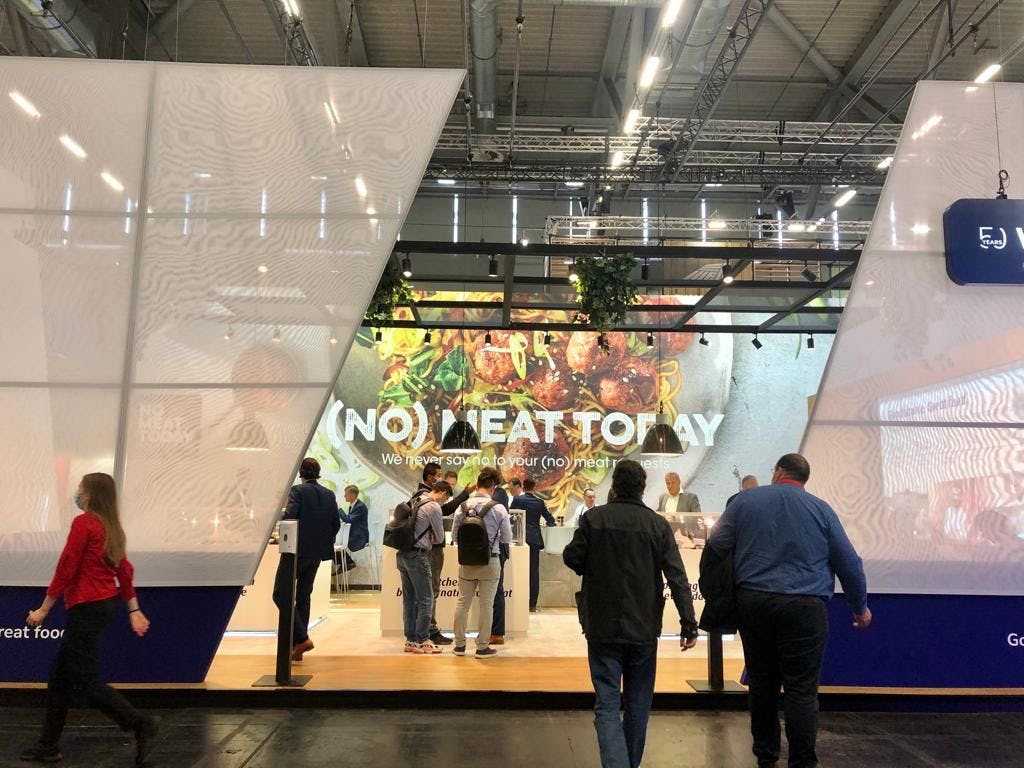 Een van de vele fabrikanten van vleesvervangers op de Anuga in 2021. Foto: Distrifood