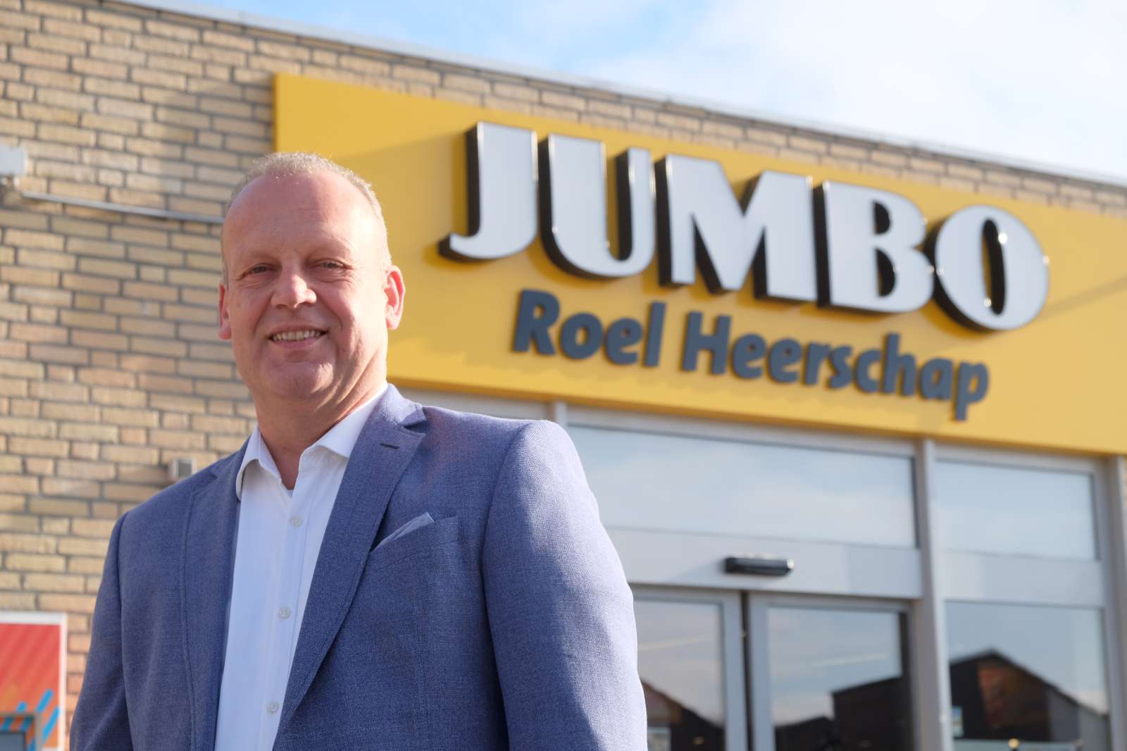 De naam Heerschap prijkt straks nog steeds op de gevels van de Jumbo's in Weert. Foto: Distrifood.