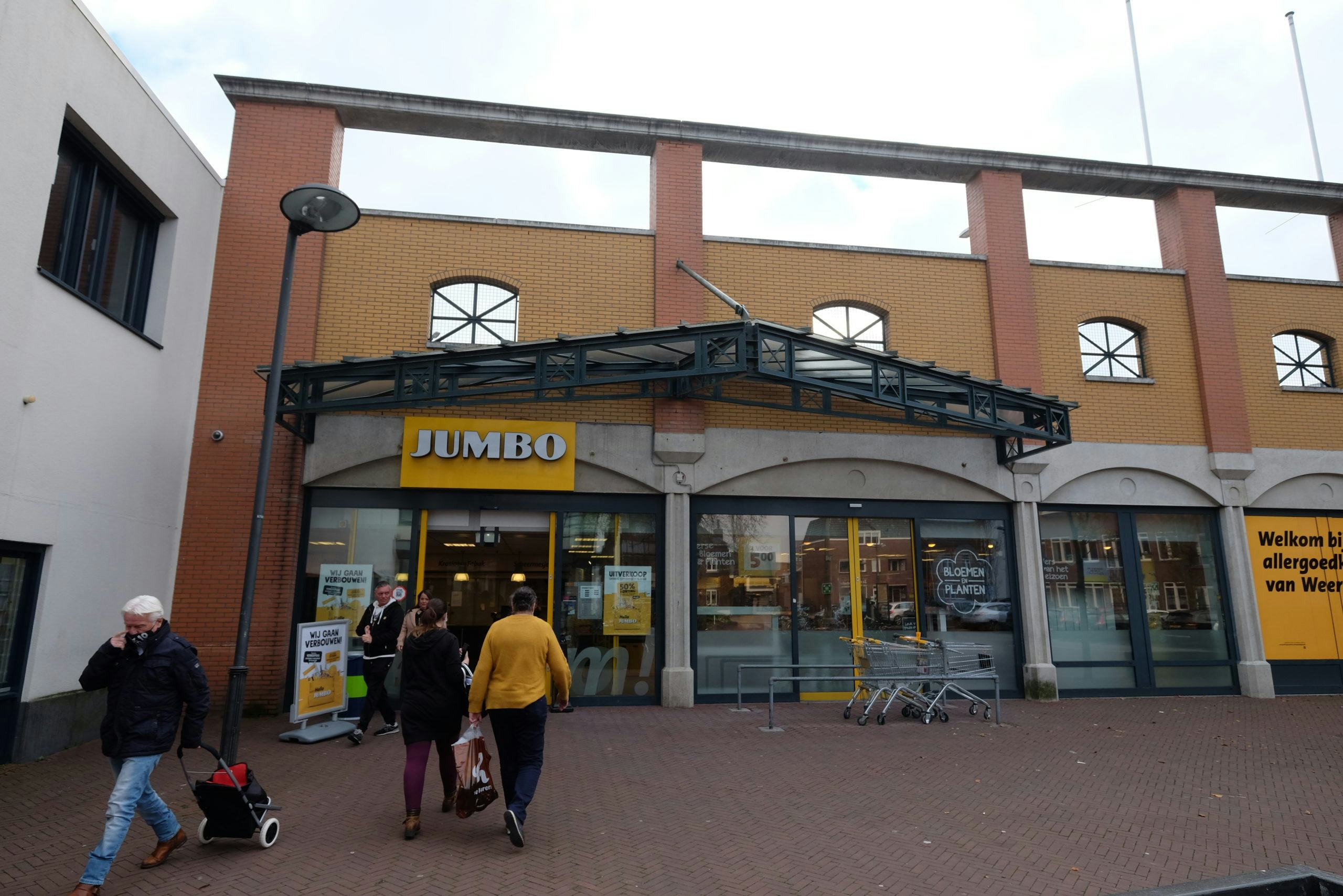 De Jumbo aan het Collegeplein in Weert nog voor de verbouwing. Foto: Distrifood.