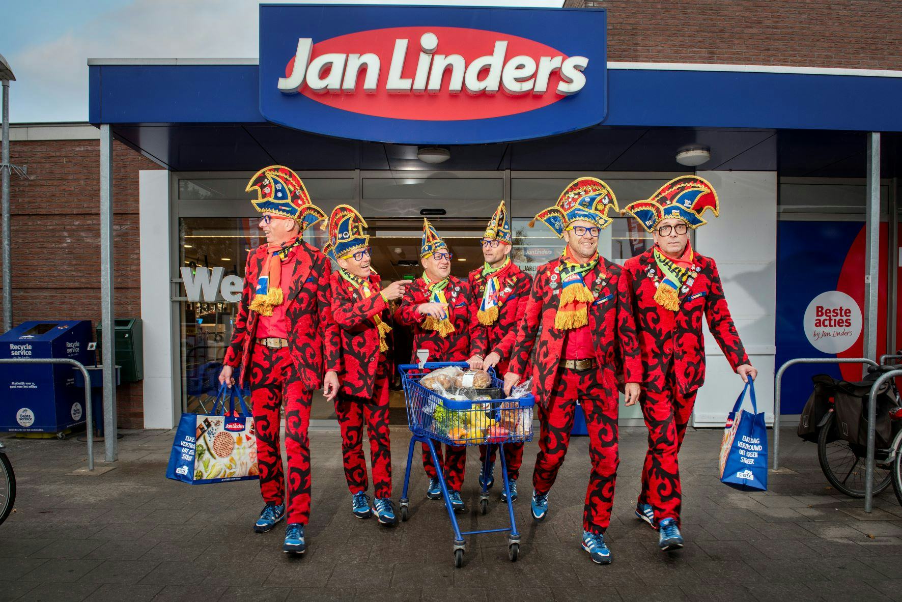 Jan Linders zet vol in op carnaval. Foto's: Jan Linders