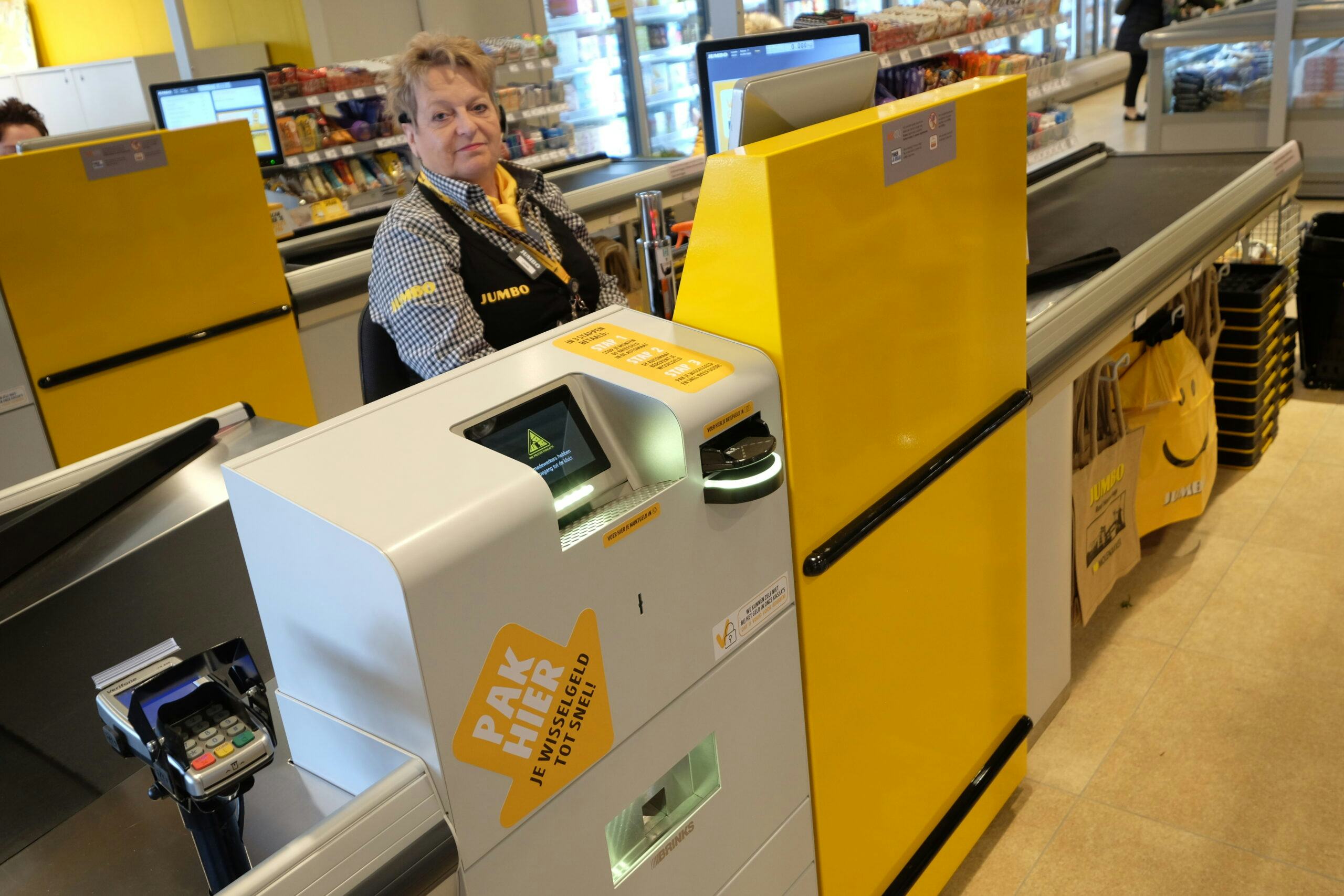 De kassa-automaat bij de onlangs geopende Jumbo Roel Heerschap in Weert. Foto; Distrifood.