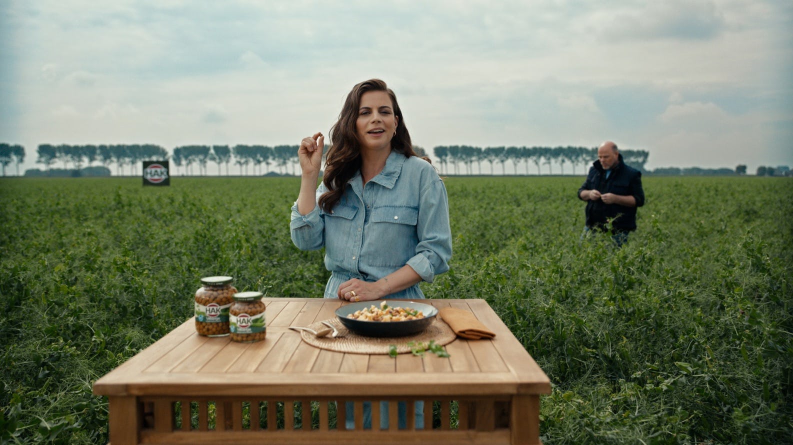 Elise Schaap in de nieuwe commercial van Hak. Foto: Hak