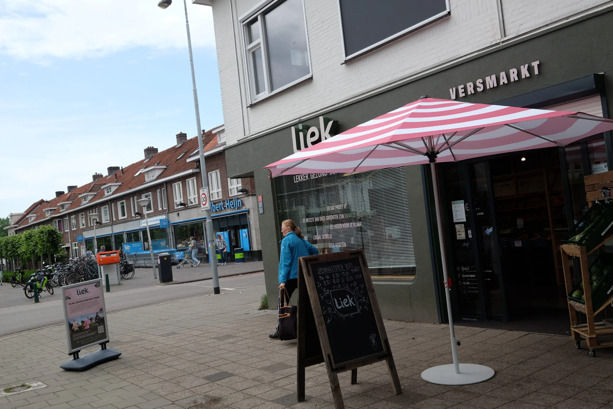 Verssuper Liek ligt teneover een filiaal van AH. Foto: Distrifood.