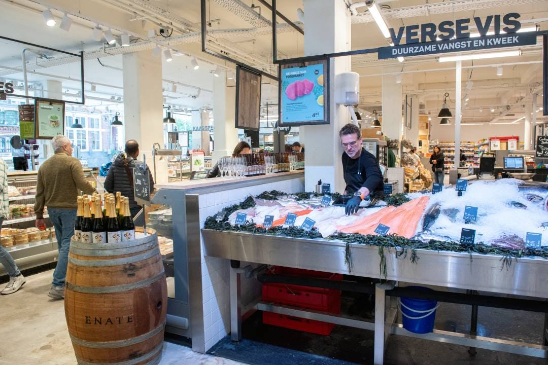 De visafdeling bij Ekoplaza Foodmarkt. Foto: Hans Vissers